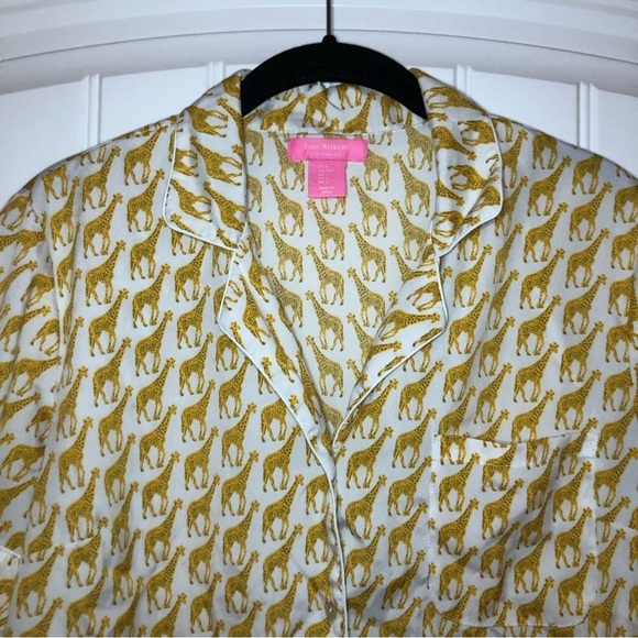 Isaac Mizrahi Yellow & White Giraffe Short Sleeve & Shorts Pajama Set Size Small - Picture 3 of 16